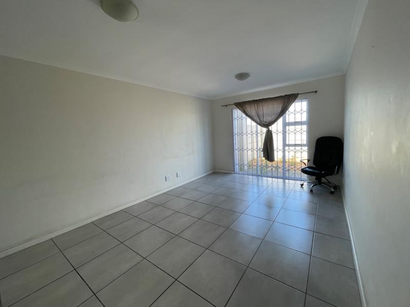 2 Bedroom Property for Sale in Heathfield Western Cape